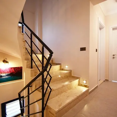 “villa Desen”oludenizde Mustakil 4+1 Havuzlu 빌라 *